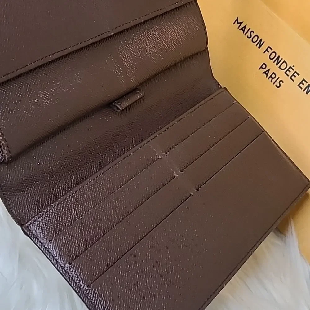💯 Authentic Louis vuitton DE Long Wallet 🍀